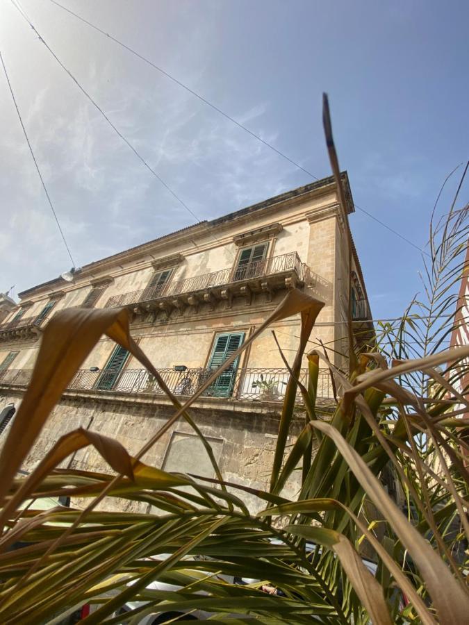 Palazzo Zappata Luxury Room Noto Centro Bagian luar foto