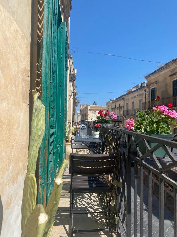Palazzo Zappata Luxury Room Noto Centro Bagian luar foto