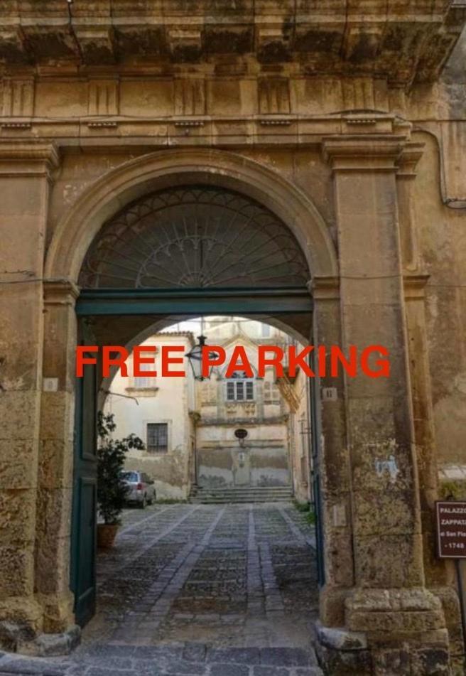 Palazzo Zappata Luxury Room Noto Centro Bagian luar foto